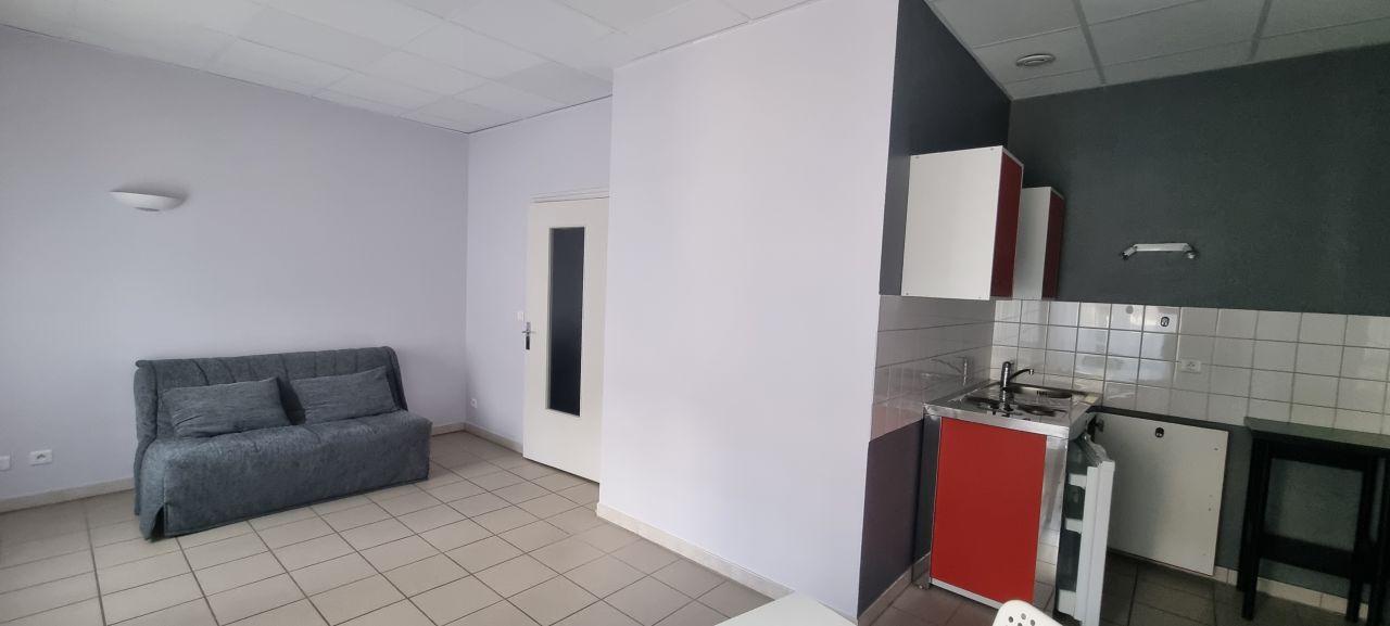 Studio à Privas
