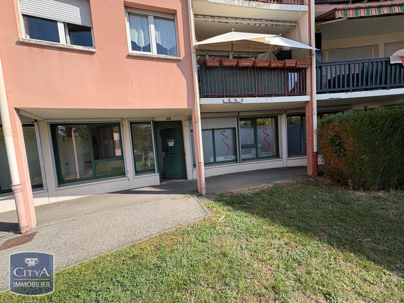 Local commercial 2 pièces 35 m² · à Saint-Alban-Leysse · 35 m² · 590 €/mois