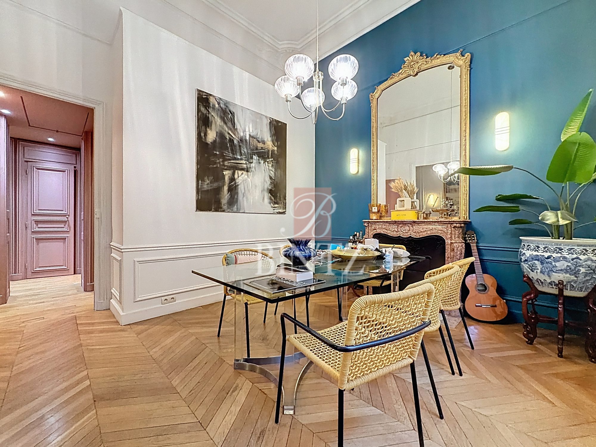 Appartement 4 pièces 90 m² · à Paris 07 · 90 m² · 1 100 000 €