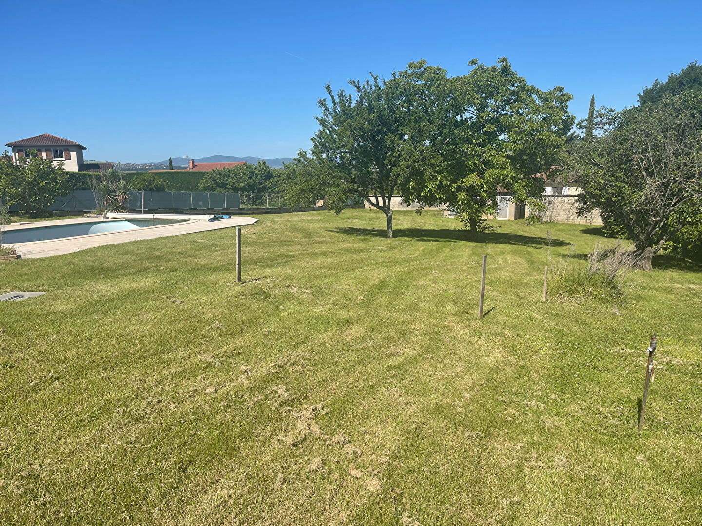 Terrain 1400 m² · à Civrieux-d'Azergues · 1 400 m² · 349 000 €