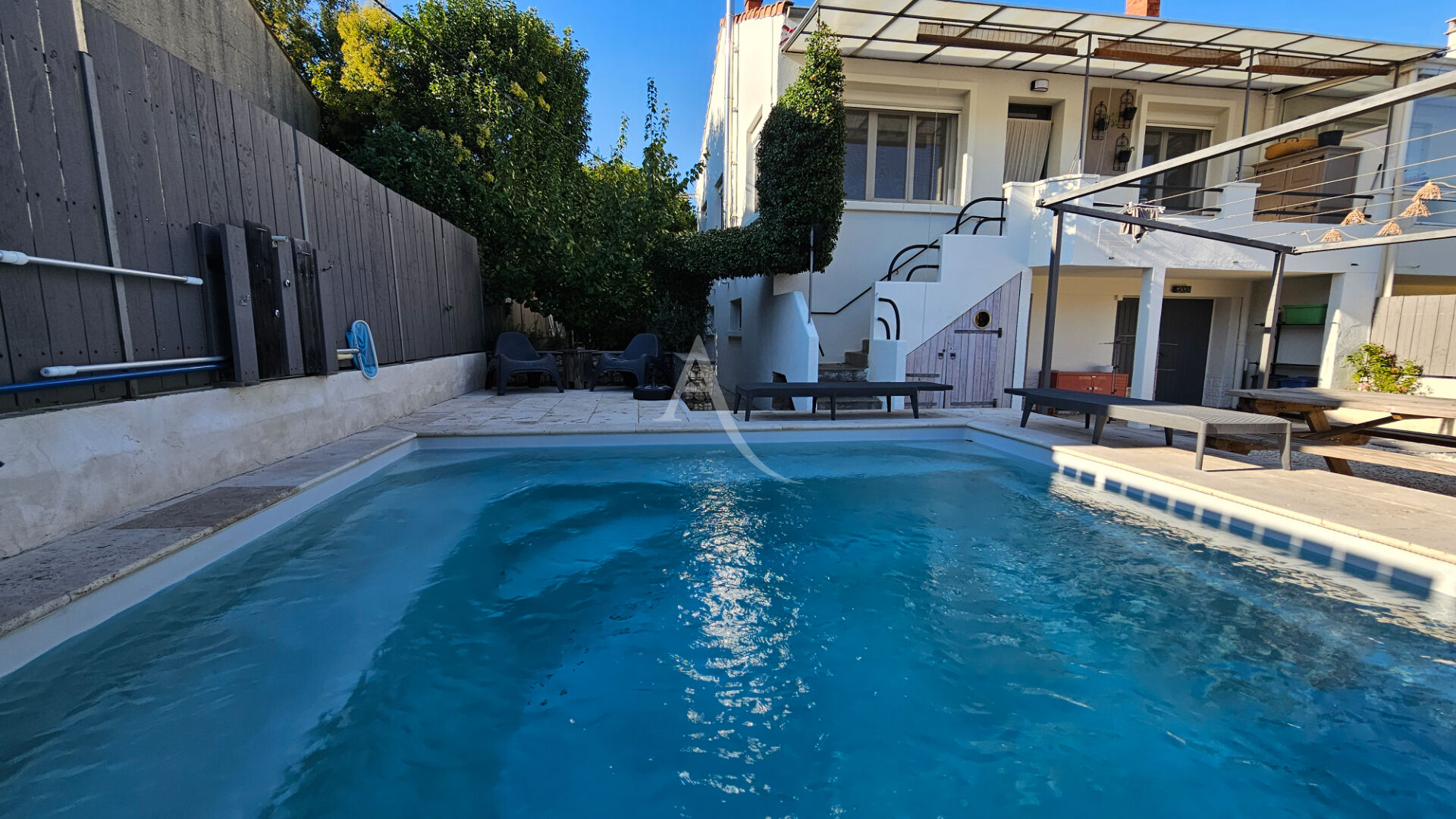 Maison 6 pièces 120 m² · à Nîmes · 120 m² · 325 000 €