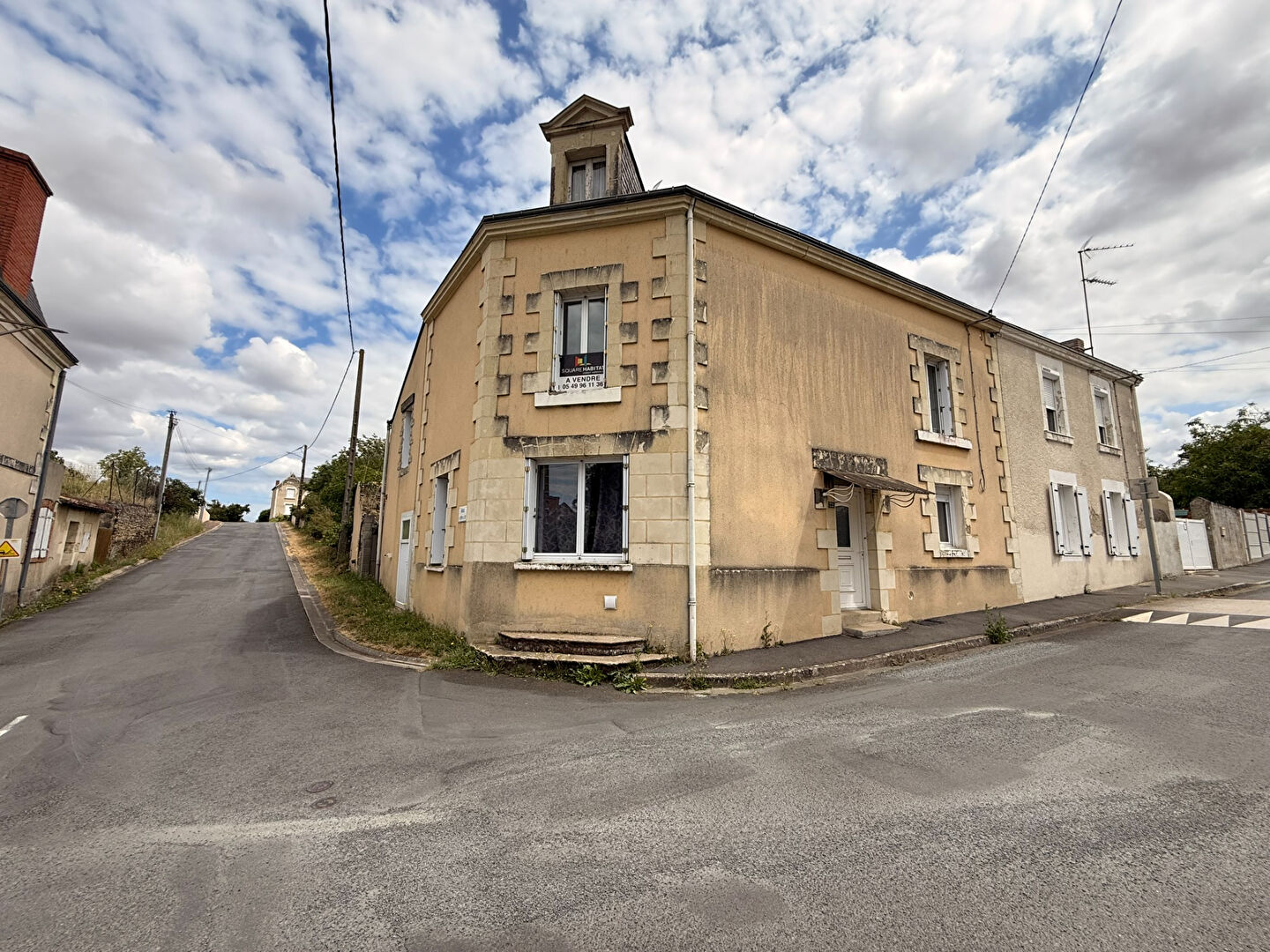 Maison 6 pièces 145 m² · à Saint-Jean-de-Thouars · 145 m² · 119 000 €
