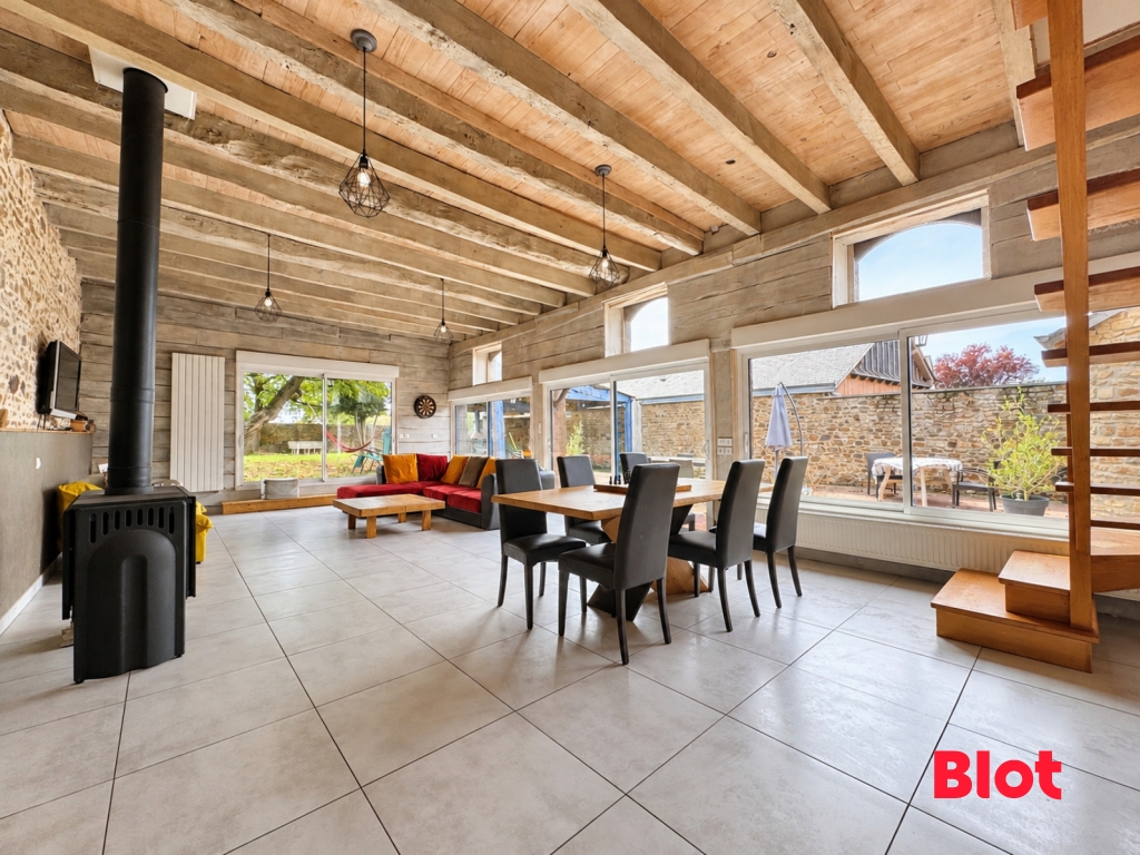 Maison 8 pièces 271 m² · à Bais · 271 m² · 311 400 €
