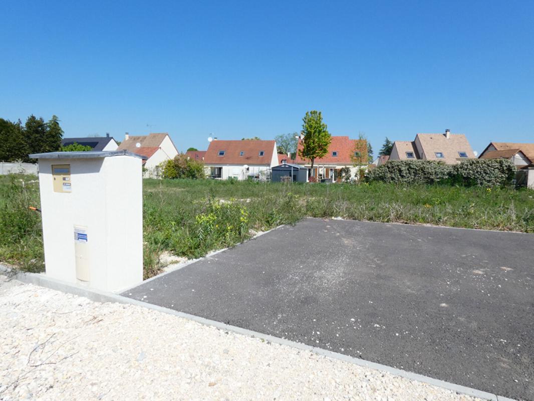 Terrain 420 m² · à Oulins · 420 m² · 69 000 €