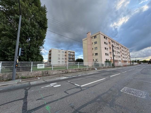 Parking MEYZIEU 69330 · 92 €/mois
