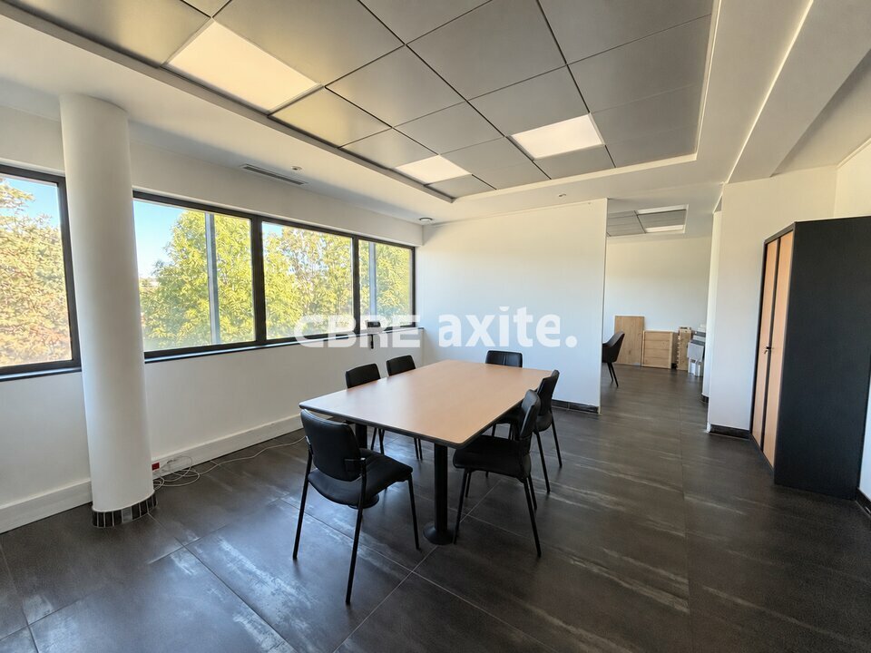 Local commercial 227 m² · à Epagny Metz-Tessy · 227 m² · 4 744 €/mois