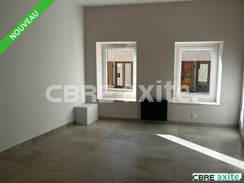 Local commercial 85 m² · à L'Isle-d'Abeau · 85 m² · 1 058 €/mois