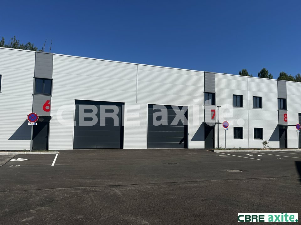 Local commercial 676 m² · à Morestel · 676 m² · 5 070 €/mois