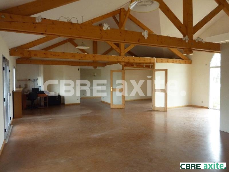 Local commercial 125 m² · à Crémieu · 125 m² · 1 690 €/mois