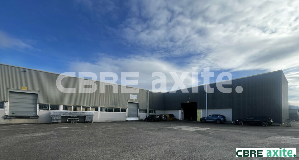 Local commercial 3900 m² · à Crémieu · 3 900 m² · 3 099 200 €