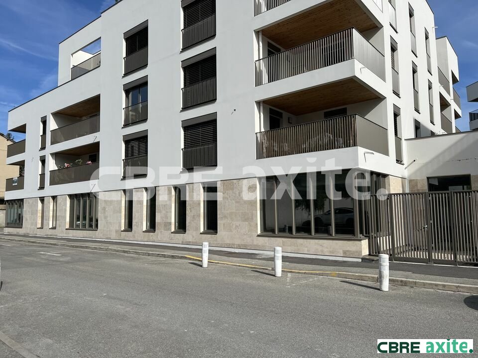 Local commercial 410 m² · à Bourgoin-Jallieu · 410 m² · 693 721 €