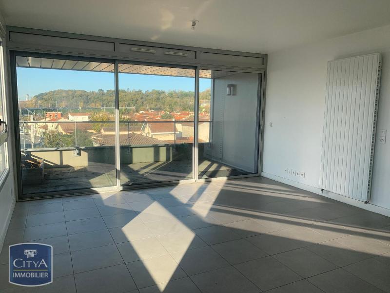 Appartement 3 pièces 65 m² · à Cenon · 65 m² · 916 €/mois