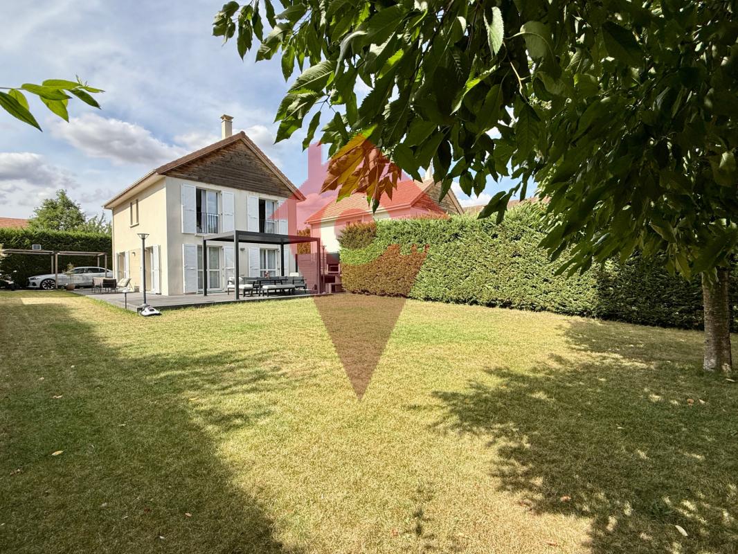 Maison 5 pièces 104 m² · à Ecquevilly · 104 m² · 445 000 €