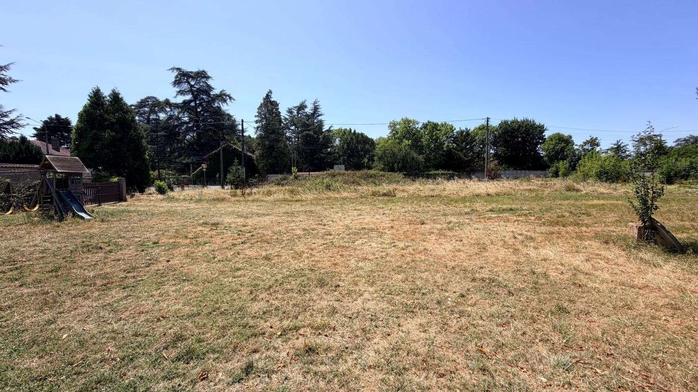 Terrain 445 m² · à Charbonnières-les-Bains · 445 m² · 210 000 €