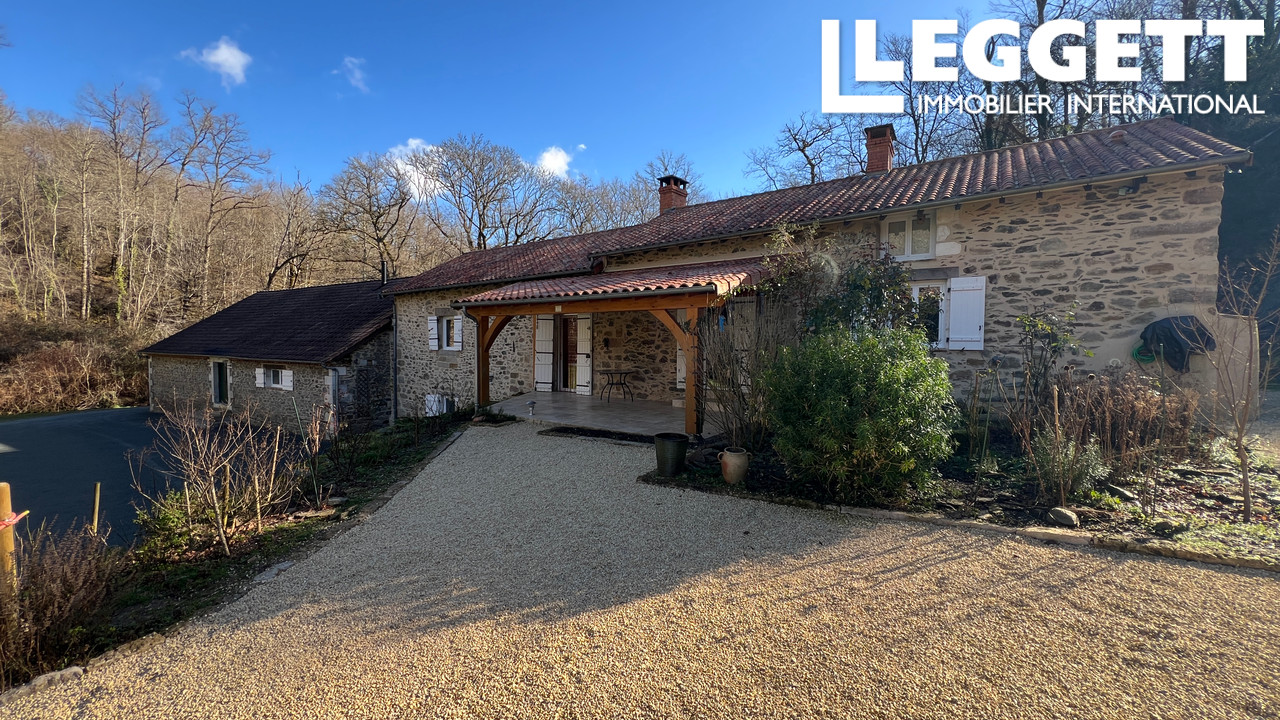 Maison 7 pièces 214 m² · à Saint-Martin-de-Fressengeas · 214 m² · 546 000 €