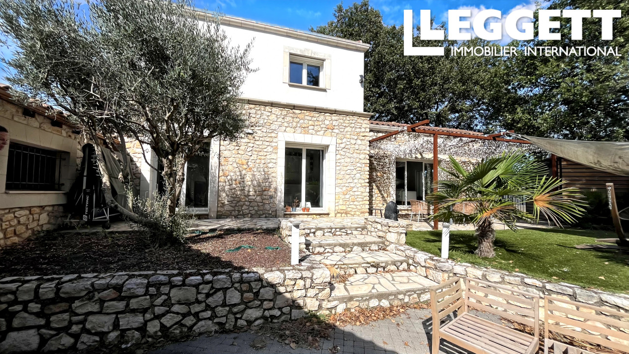 Maison 7 pièces 200 m² · à Saint-Laurent-des-Arbres · 200 m² · 610 000 €