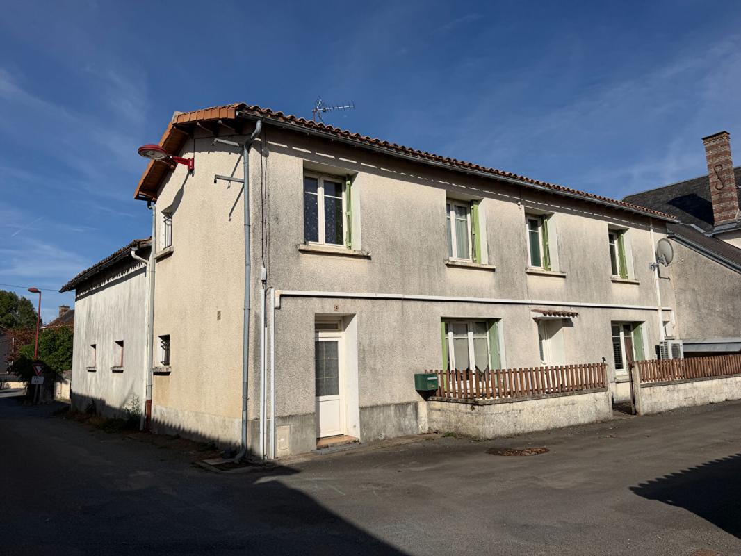 Maison 4 pièces 116 m² · à Fomperron · 116 m² · 76 000 €