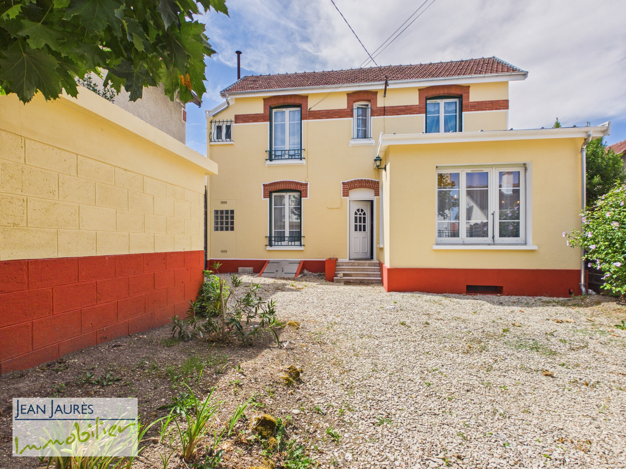 Maison 4 pièces 81 m² · à Sainte-Savine · 81 m² · 210 000 €