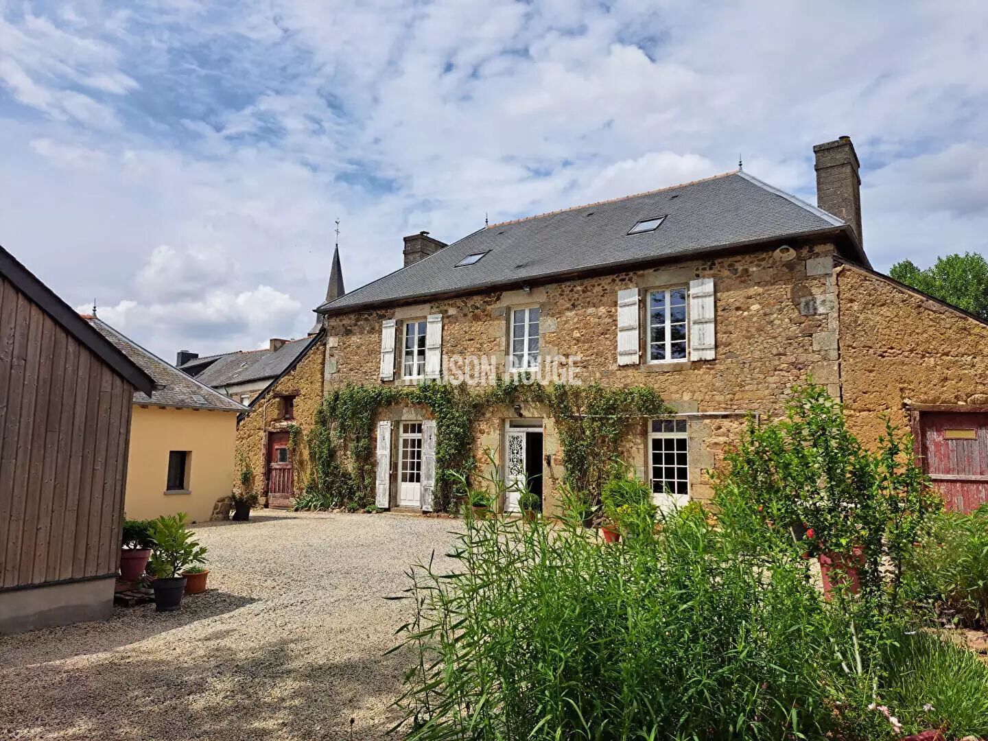Maison 12 pièces 280 m² · à La Baussaine · 280 m² · 586 880 €