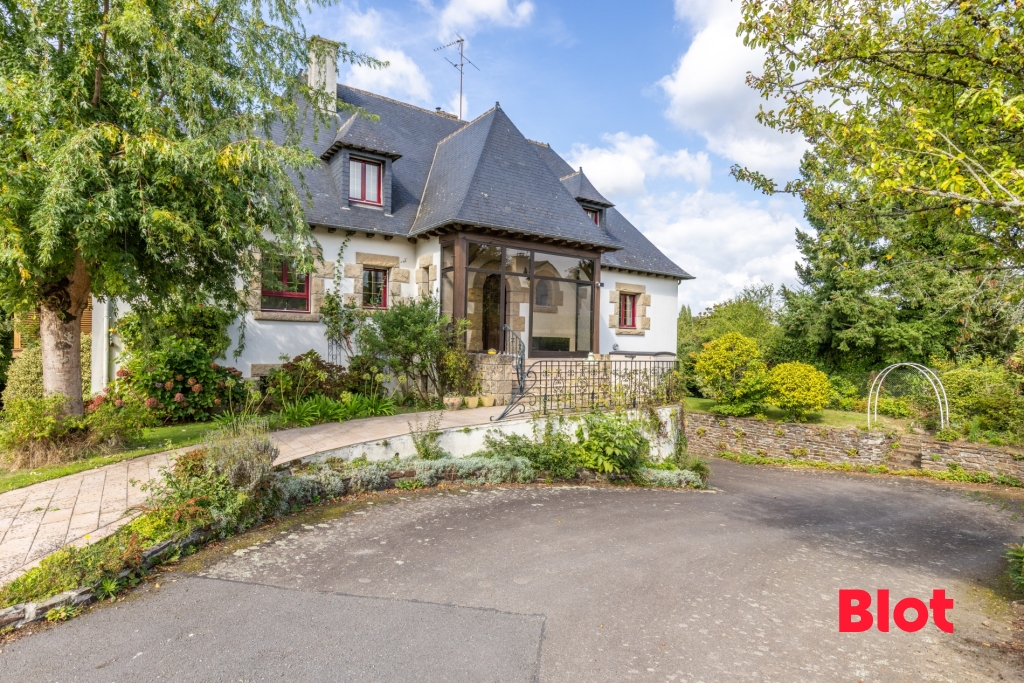 Maison 7 pièces 254 m² · à Fougères · 254 m² · 549 000 €