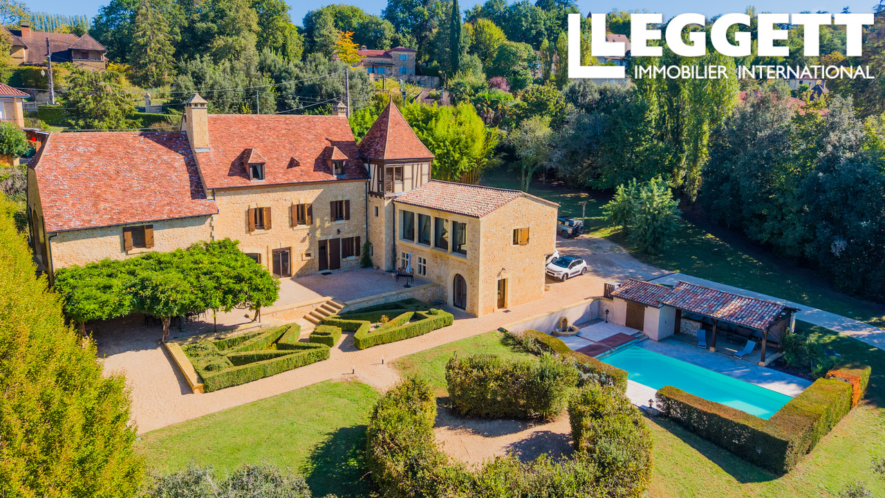 Maison 13 pièces 442 m² · à Sarlat-la-Canéda · 442 m² · 1 837 000 €