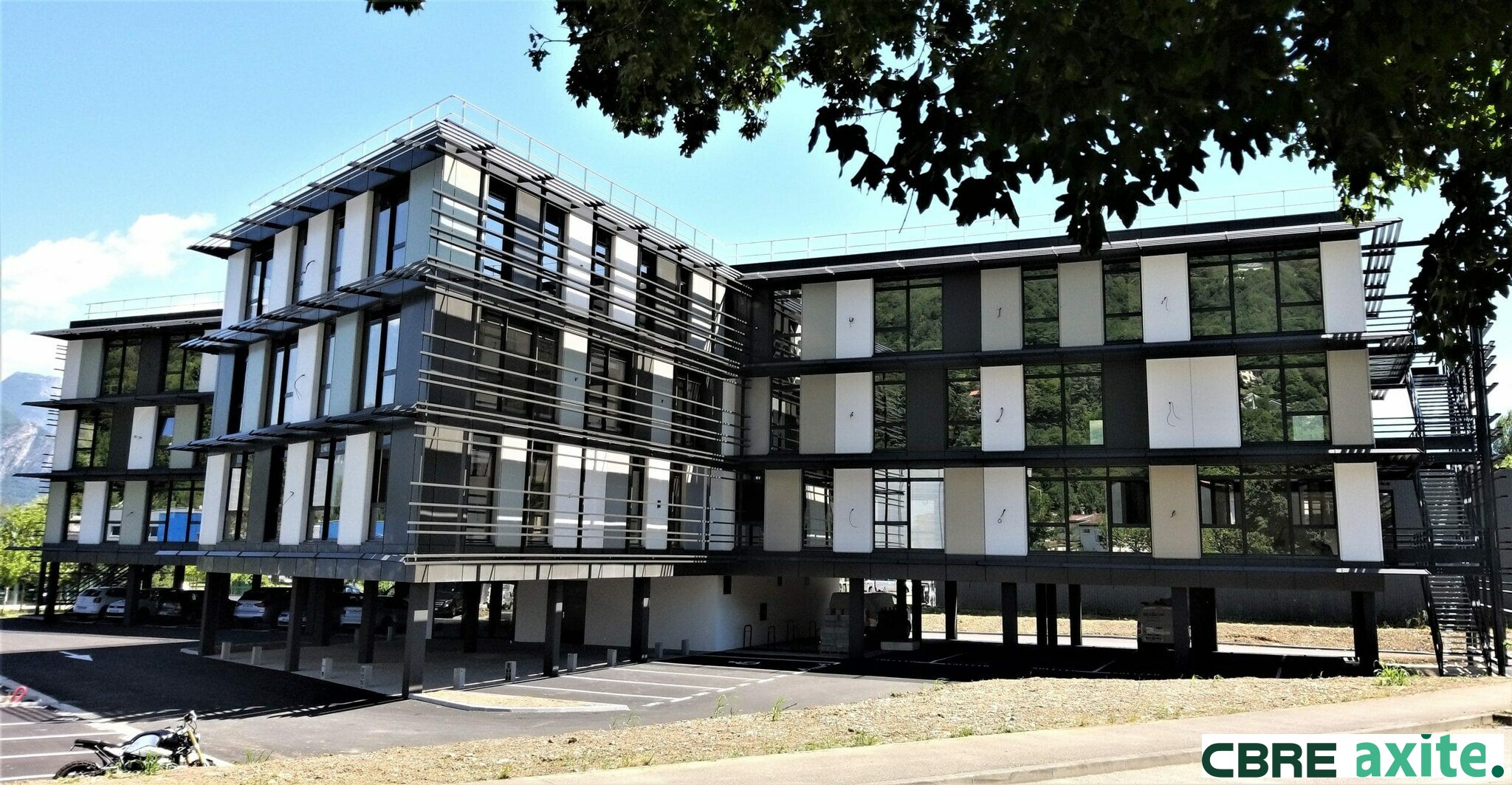 Local commercial 566 m² · à Seyssinet-Pariset · 566 m² · 8 254 €/mois