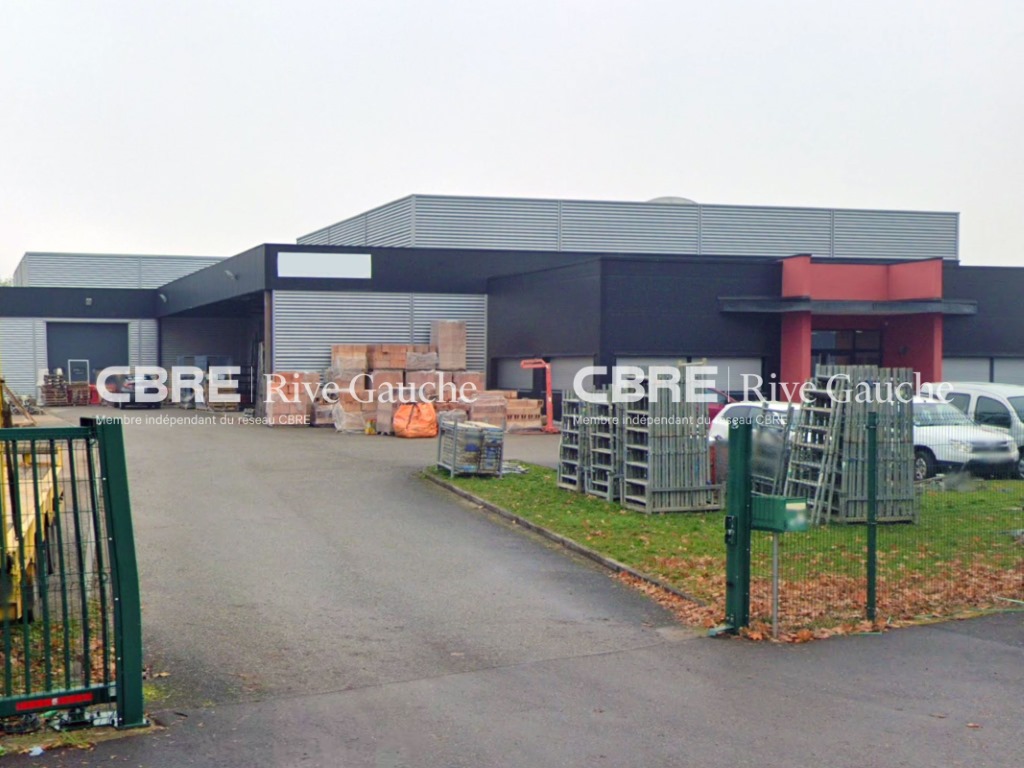Local commercial 700 m² · à Molsheim · 700 m² · 4 333 €/mois