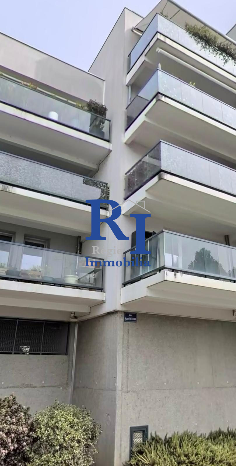 Parking GRENOBLE 38000 · 91 €/mois