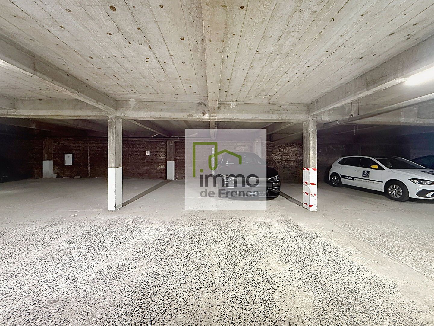 Parking · à Lille · 28 000 €