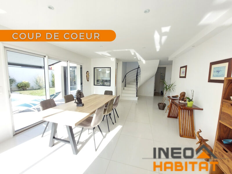 Maison 7 pièces 198 m² · à Melesse · 198 m² · 815 000 €