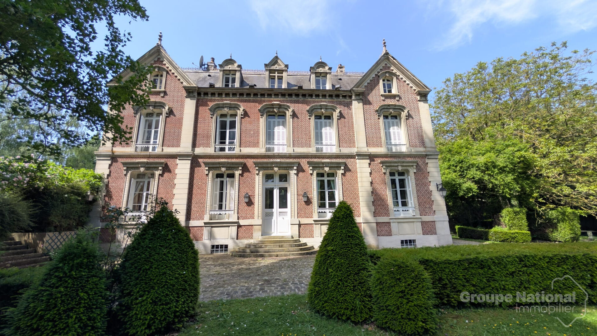 Maison 10 pièces 470 m² · à Beauvais · 470 m² · 660 000 €