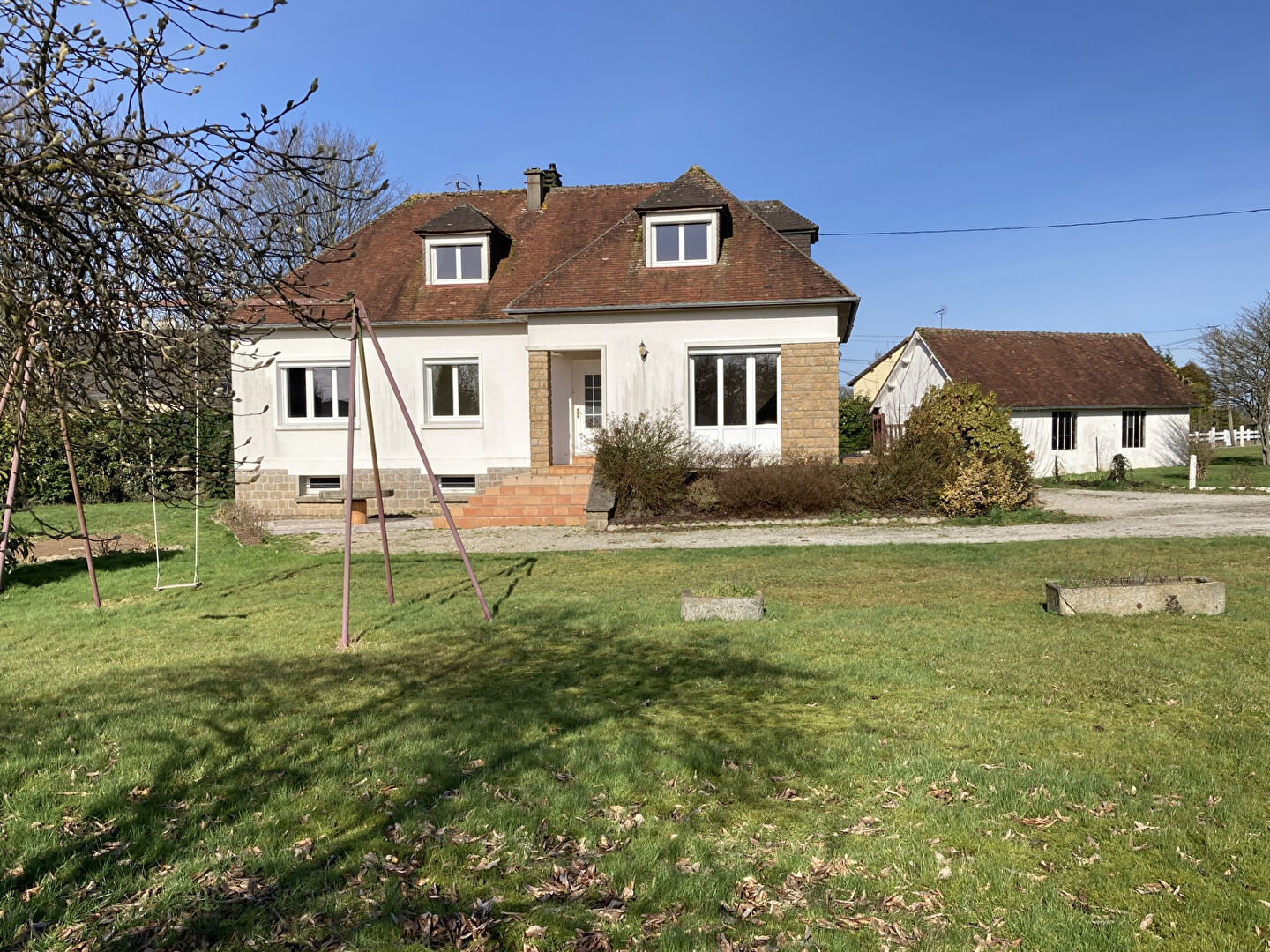 Maison 8 pièces 143 m² · à Messei · 143 m² · 190 750 €