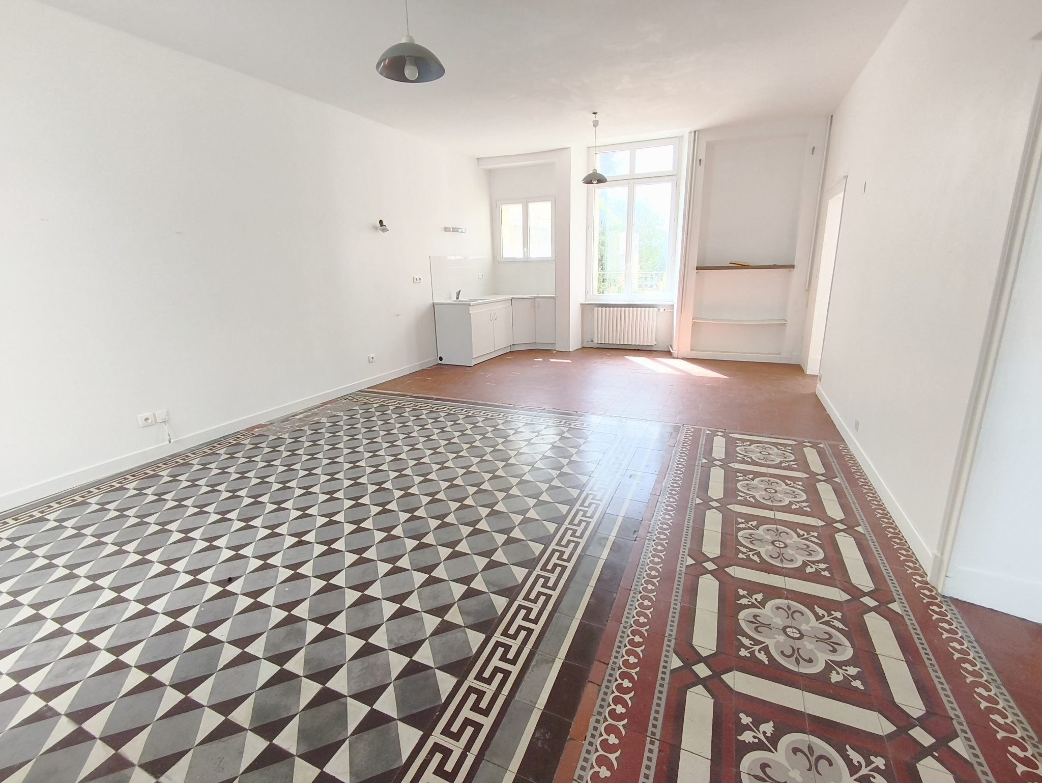 Immeuble 200 m² · à Saint-Vincent-du-Lorouër · 200 m² · 132 500 €