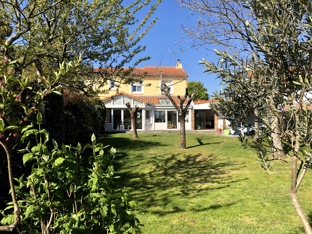 Maison 7 pièces 158 m² · à Rezé · 158 m² · 447 200 €