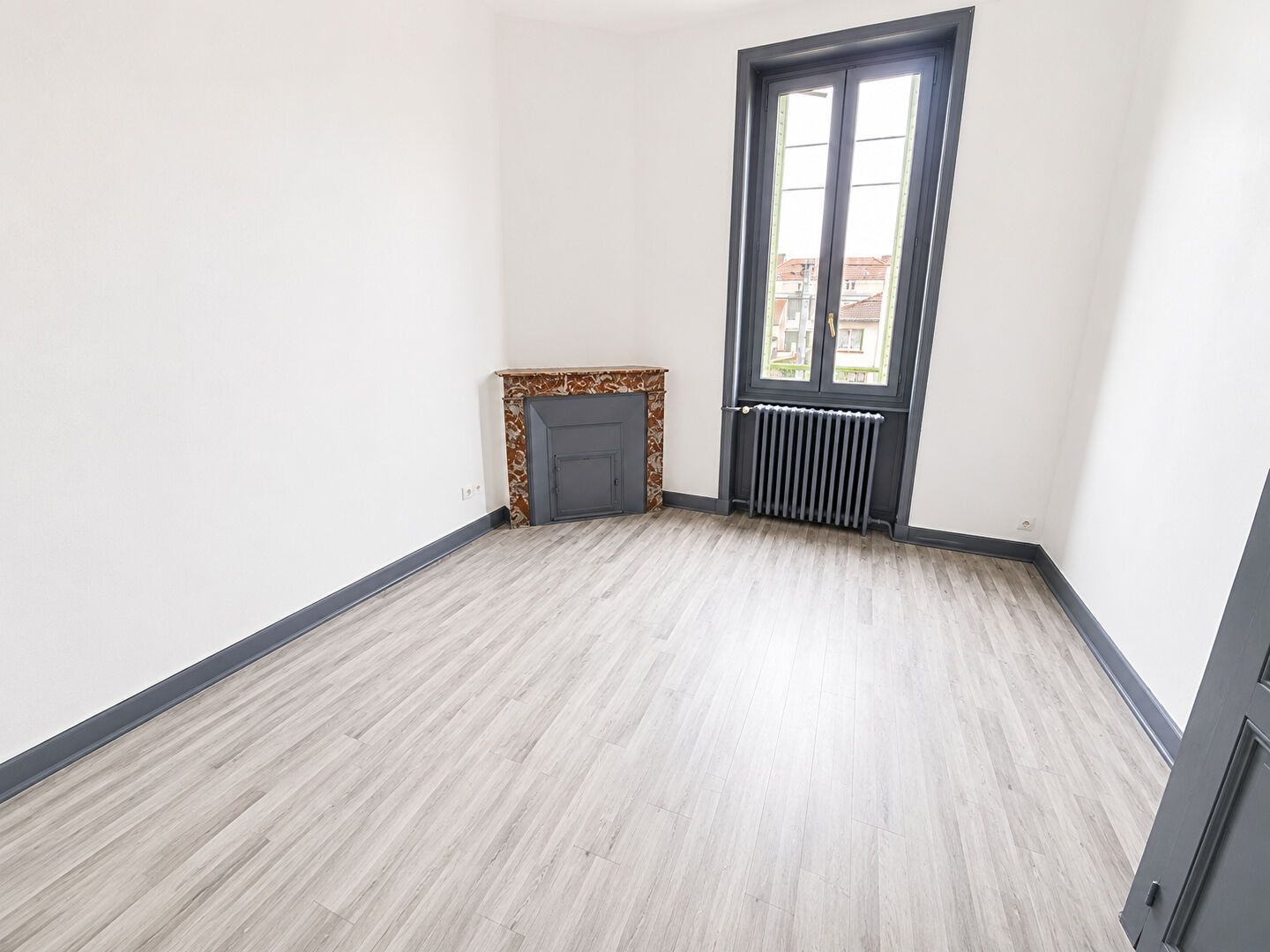Immeuble 3 pièces 323 m² · à Roanne · 323 m² · 263 000 €