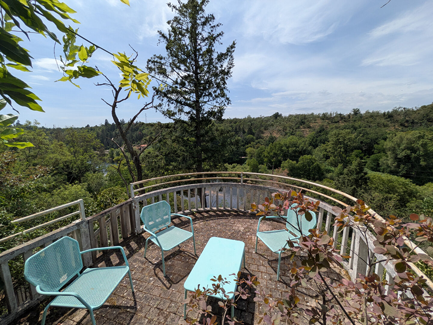 Maison 6 pièces 150 m² · à Commelle-Vernay · 150 m² · 315 000 €