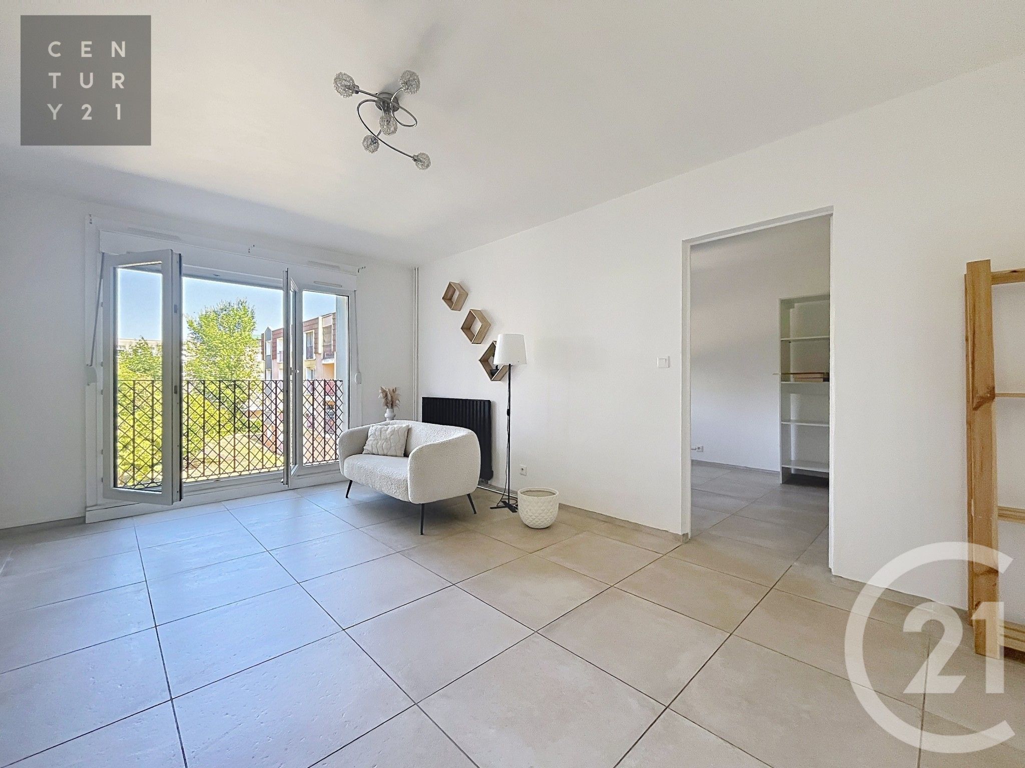 Appartement 2 pièces 54 m² · à La Chapelle-Saint-Luc · 54 m² · 75 000 €