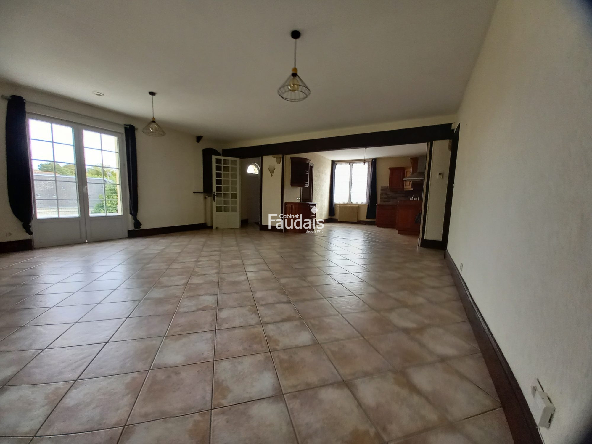 Maison 5 pièces 124 m² · à Carentan-les-Marais · 124 m² · 926 €/mois