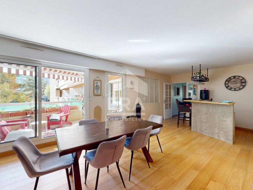 Appartement 4 pièces 122 m² · à Paris 15 · 122 m² · 995 000 €