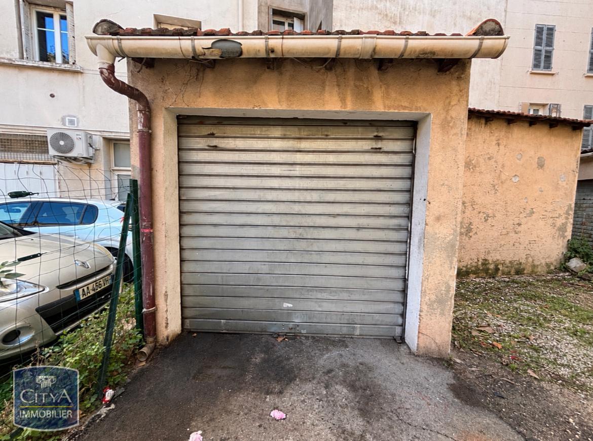 Parking TOULON 83200 · 120 €/mois