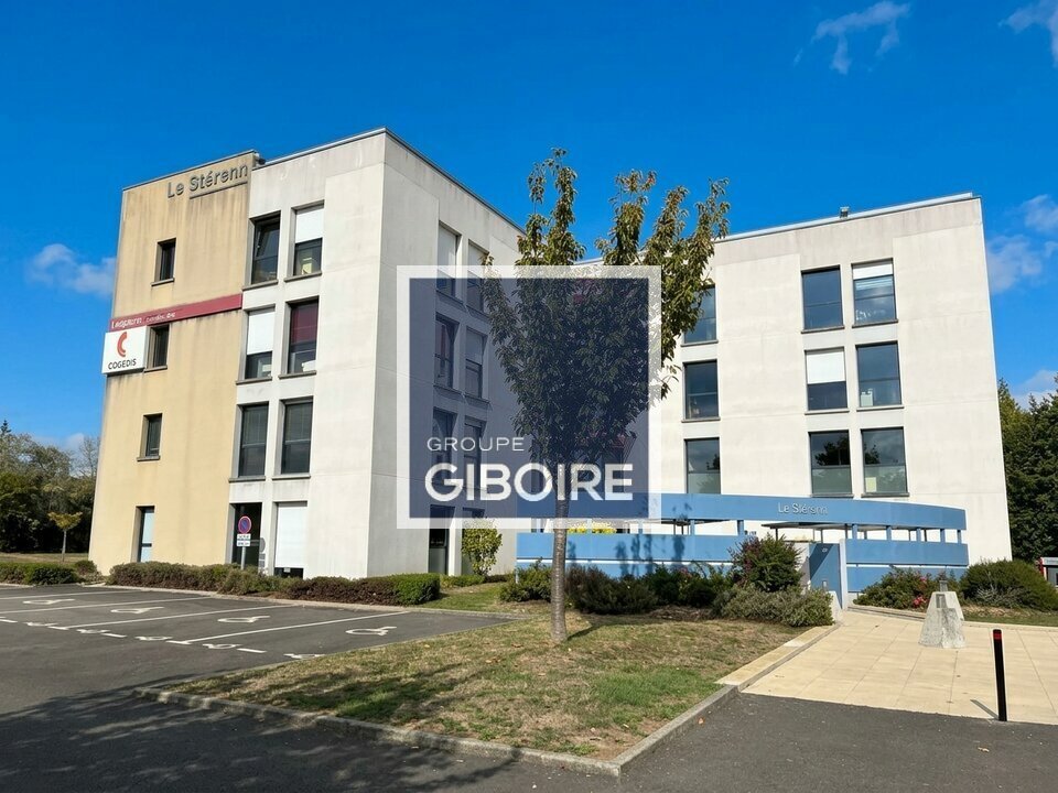 Local commercial 166 m² · au Rheu · 166 m² · 267 500 €
