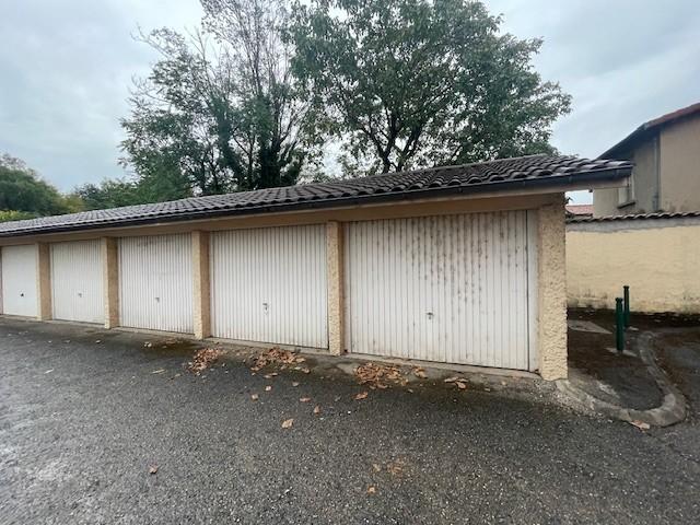 Parking DECINES CHARPIEU 69150 · à Décines-Charpieu · 85 €/mois