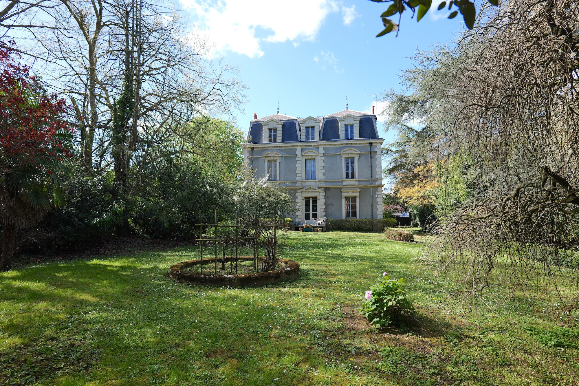 Maison 9 pièces 270 m² · à Thouars · 270 m² · 445 000 €
