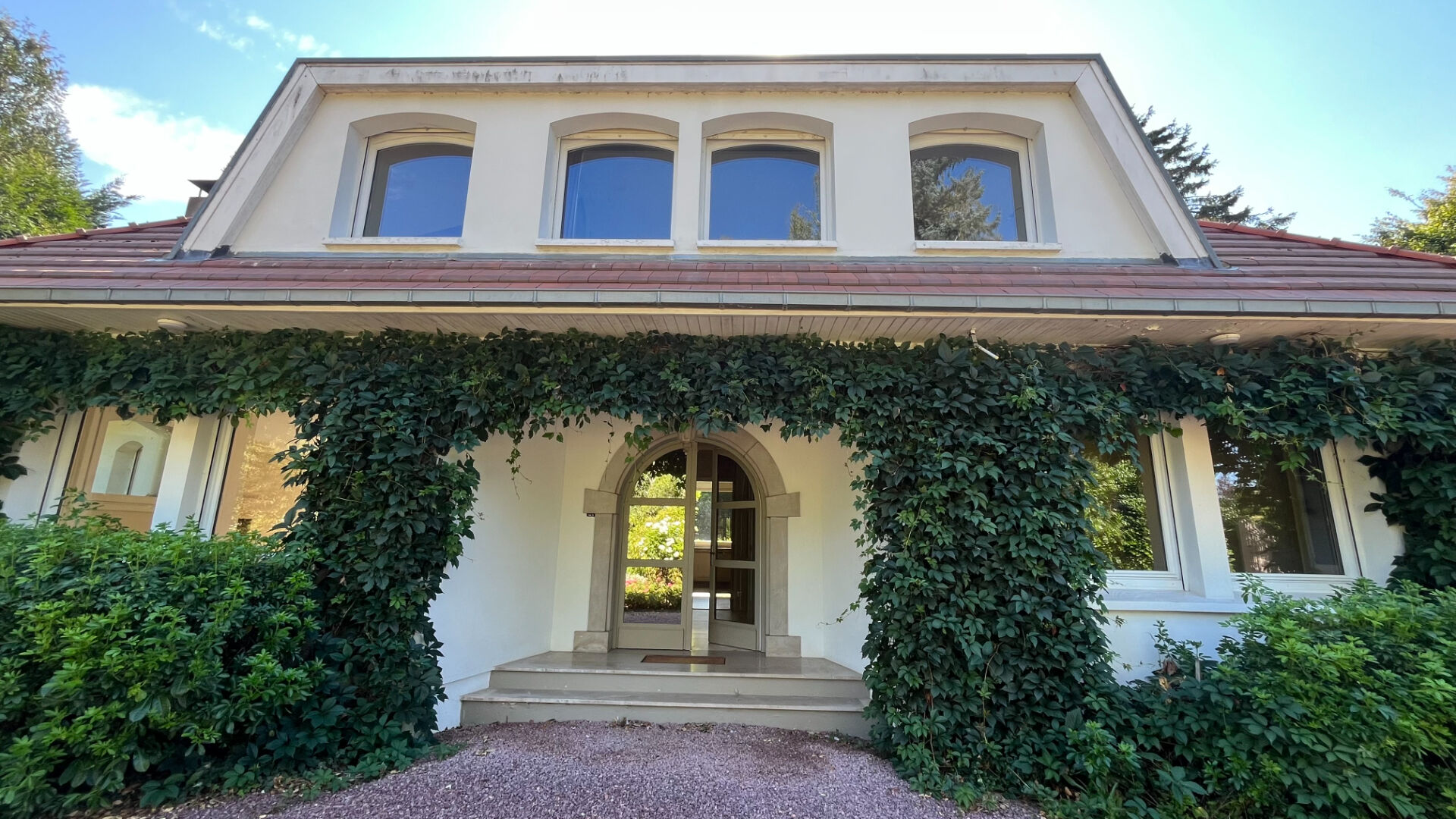 Maison 7 pièces 207 m² · à Escobecques · 207 m² · 970 000 €