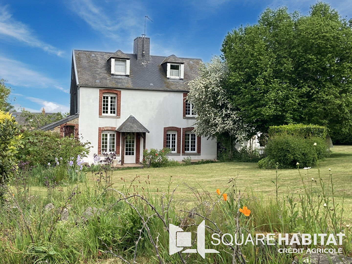 Maison 9 pièces 185 m² · à Saint-Georges-des-Groseillers · 185 m² · 169 800 €