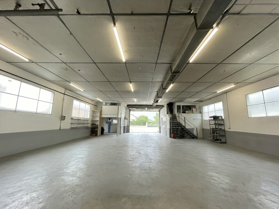 Local commercial 500 m² · au Versoud · 500 m² · 3 600 €/mois