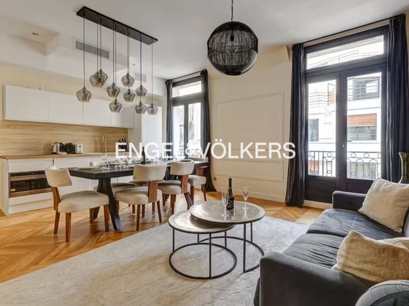 Appartement 3 pièces 66 m² · à Paris 08 · 66 m² · 1 500 000 €