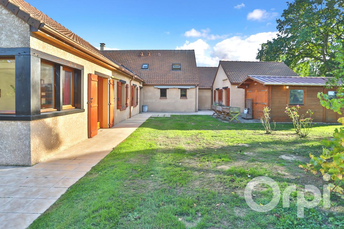 Maison 12 pièces 200 m² · à Gournay-en-Bray · 200 m² · 332 000 €