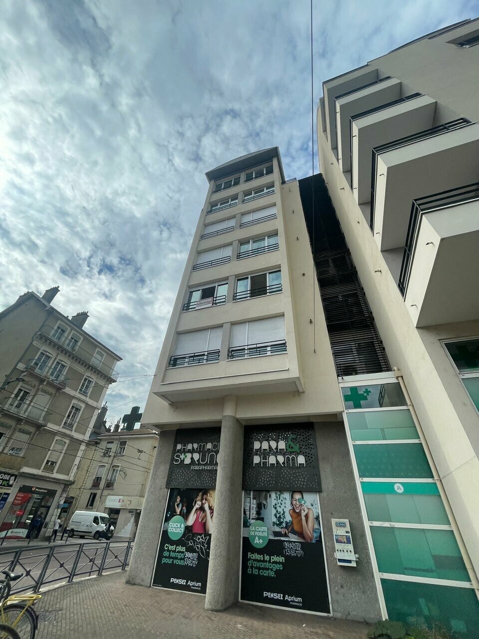 Local commercial 3 pièces 71 m² · à Grenoble · 71 m² · 159 000 €
