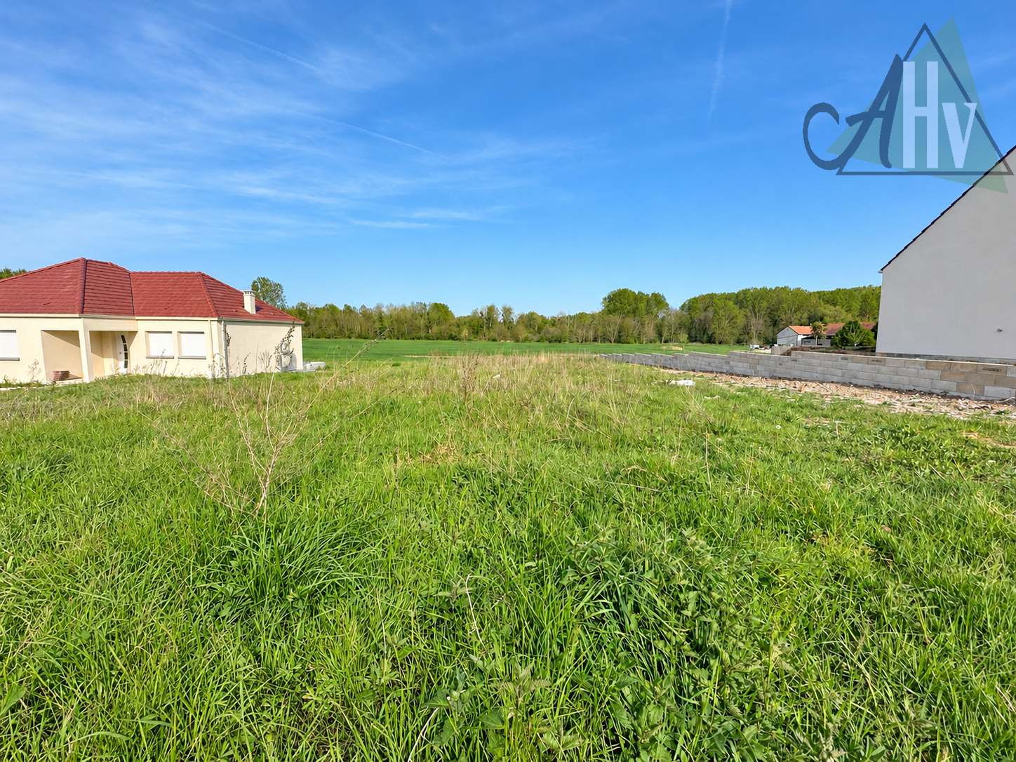Terrain 1065 m² · aux Ormes-sur-Voulzie · 1 065 m² · 62 700 €